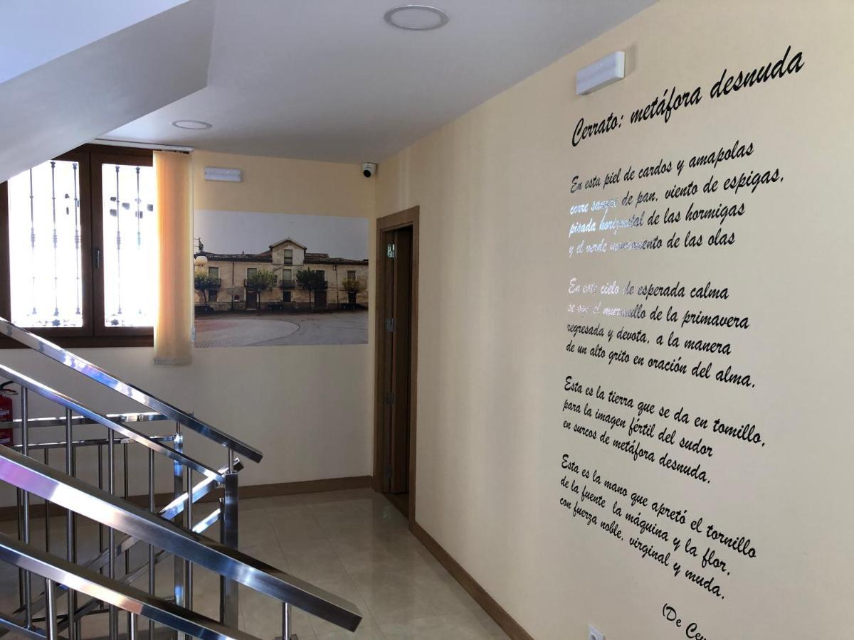 Apartamentos Turisticos Escorraladas Baltanas Bagian luar foto
