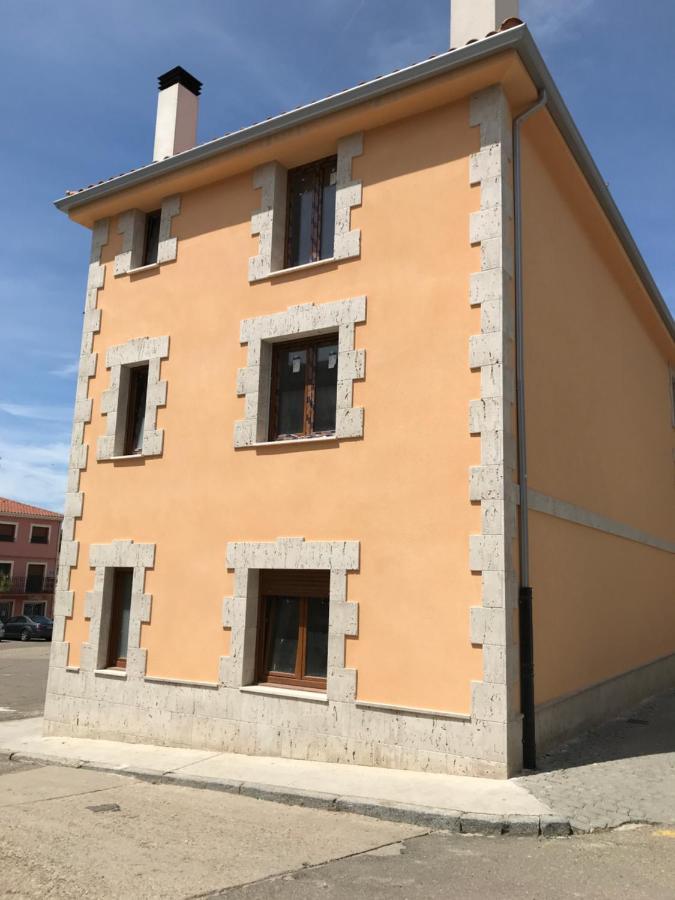 Apartamentos Turisticos Escorraladas Baltanas Bagian luar foto