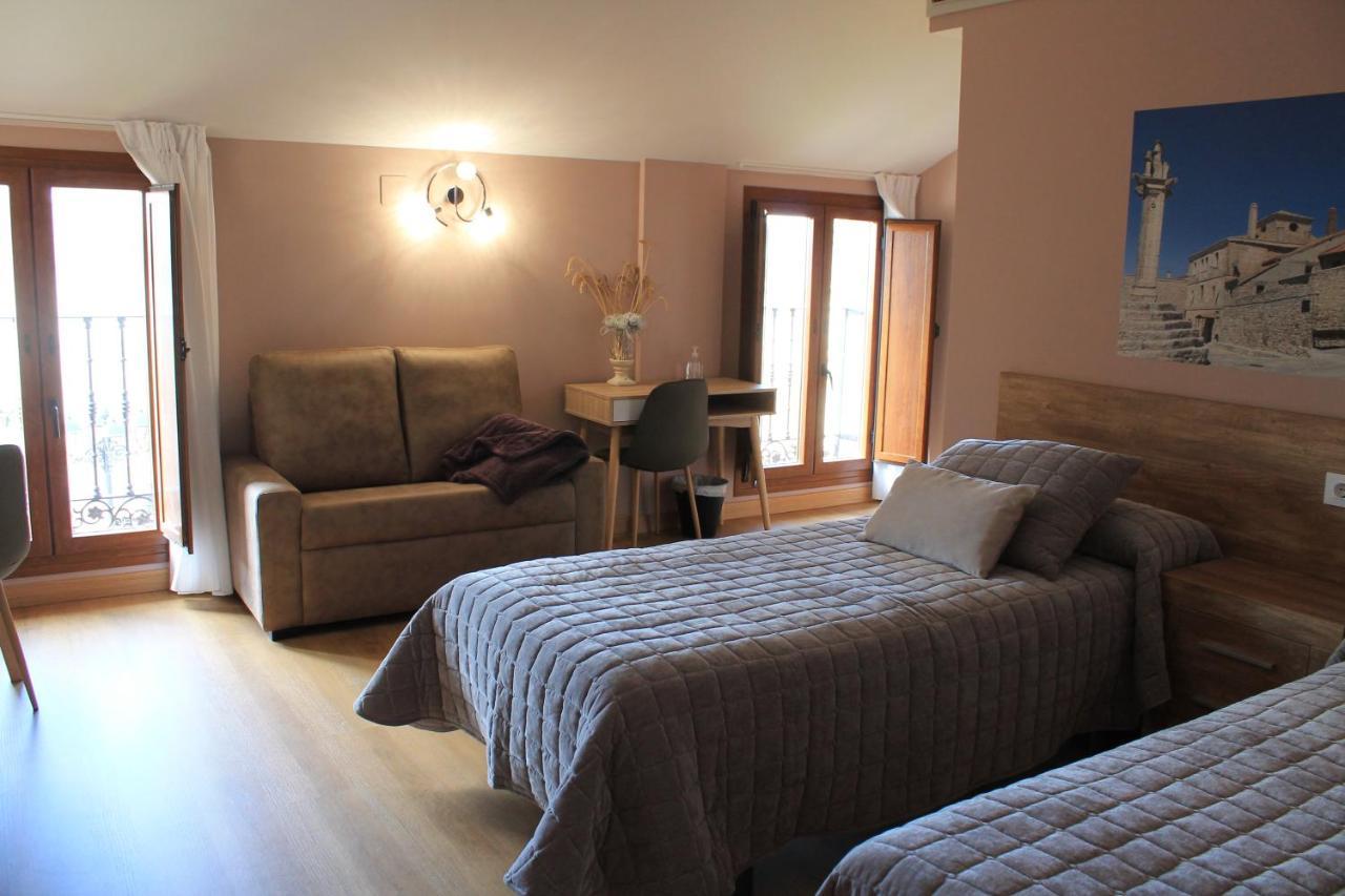 Apartamentos Turisticos Escorraladas Baltanas Bagian luar foto